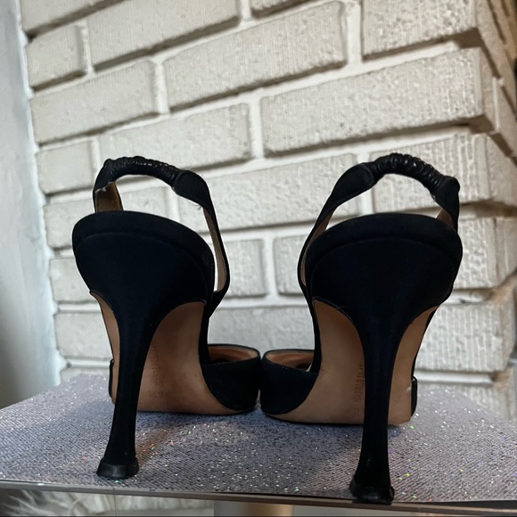 SOLD! Manolo Blahnik Carolyne Satin Low-heel Slingback Pumps - Picture 6 of 9